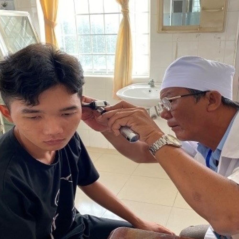 Người Dân Trên Đảo Tiếp Tục Được Hỗ Trợ Bảo Hiểm Y Tế